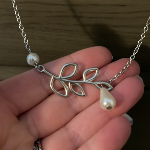 Pearl drop (bridesmaid jewelry) necklace adjustable clasp closure - Picture 2 of 4